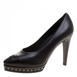 Pre Owned حذاء كعب عالي شانيل جلد أسود مقدمة CC بسلسلة مزينة نعل سميك مقاس 40