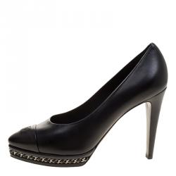 Pre Owned حذاء كعب عالي شانيل جلد أسود مقدمة CC بسلسلة مزينة نعل سميك مقاس 40