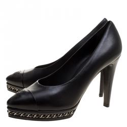 Pre Owned حذاء كعب عالي شانيل جلد أسود مقدمة CC بسلسلة مزينة نعل سميك مقاس 40