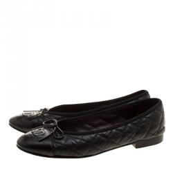 Pre Owned حذاء فلات باليه شانيل فيونكة CC جلد مبطن أسود مقاس 38