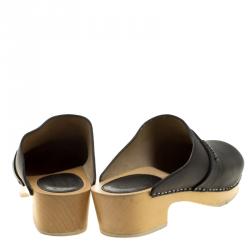 Pre Owned صندل سلايد شانيل جلد أسود نعل خشبي مقاس 39.5