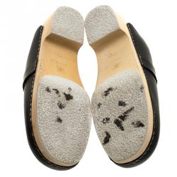 Pre Owned صندل سلايد شانيل جلد أسود نعل خشبي مقاس 39.5