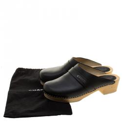 Pre Owned صندل سلايد شانيل جلد أسود نعل خشبي مقاس 39.5