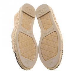 مملوكة مسبقًا Chanel Beige/Black Leather CC Espadrilles Flats Size 35