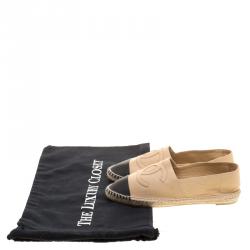 مملوكة مسبقًا Chanel Beige/Black Leather CC Espadrilles Flats Size 35