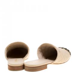 مملوكة مسبقًا حذاء مولز شانيل جلد مبطنة أسود/ بيج مقاس 39