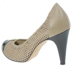 Pre Owned حذاء شانيل ثنائي اللون مقدمة سوداء CC مقاس 39