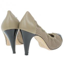 Pre Owned حذاء شانيل ثنائي اللون مقدمة سوداء CC مقاس 39