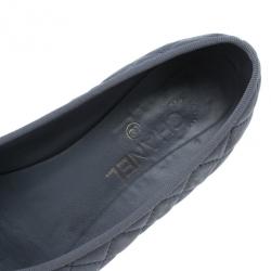 Pre Owned Chanel Two Toe Quilted Leather CC Ballet Flats Size 39
