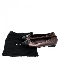 Pre Owned Chanel Lilac/Black Leather CC Cap Toe Ballet Flats Size 36