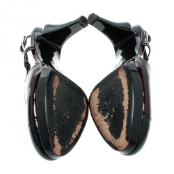 مملوكة مسبقًا صندل شانيل فتحة كعب نعل سميك غطاء مقدمة جلد لامع لونين مقاس 37.5