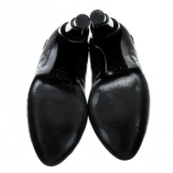 مملوكة مسبقًا Chanel Black CC Quilted Leather Pumps Size 39