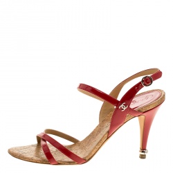 مملوكة مسبقًا صندل شانيل CC جلد أسود أحمر بفتحة كعب مقاس 37.5