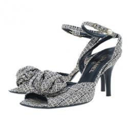 مملوكة مسبقًا صندل شانيل فيونكة تويد وحزام للكاحل مقاس 39.5