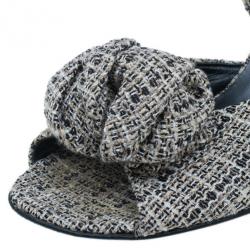 مملوكة مسبقًا صندل شانيل فيونكة تويد وحزام للكاحل مقاس 39.5