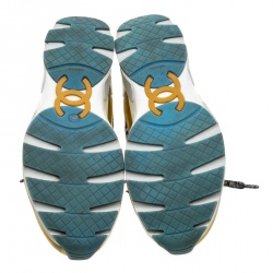 مملوكة مسبقًا حذاء رياضي شانيل تويد وجلد ميتاليك مقاس 40.5