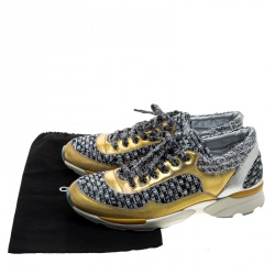 مملوكة مسبقًا حذاء رياضي شانيل تويد وجلد ميتاليك مقاس 40.5