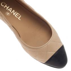 مملوكة مسبقًا Chanel Beige and Black Quilted Leather Ballet Flats Size 35