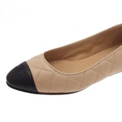 مملوكة مسبقًا Chanel Beige and Black Quilted Leather Ballet Flats Size 35