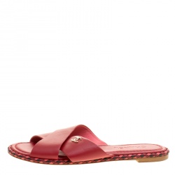 Pre Owned حذاء سلايدز شانيل فلات CC سيور متعاكسة حواف مضفرة جلد أحمر مقاس 42