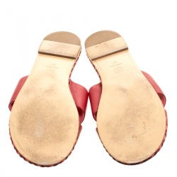 Pre Owned حذاء سلايدز شانيل فلات CC سيور متعاكسة حواف مضفرة جلد أحمر مقاس 42