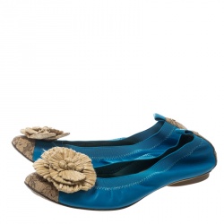 Pre Owned حذاء باليرينا فلات شانيل جلد تروكواز مقدمة فينيل وكاميليا رافية مقاس 42