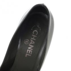 Pre Owned Chanel Metallic CC Cap Toe Pumps Size 38