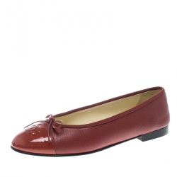 Pre Owned حذاء باليرينا فلات شانيل جلد أحمر مقدمة CC بفيونكة مقاس 40.5