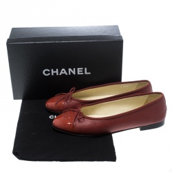 Pre Owned حذاء باليرينا فلات شانيل جلد أحمر مقدمة CC بفيونكة مقاس 40.5