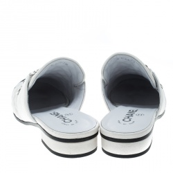 مملوكة مسبقًا Chanel White//Black Quilted Leather and Grosgrain Fabric Mules Size 38
