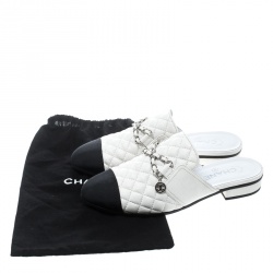 مملوكة مسبقًا Chanel White//Black Quilted Leather and Grosgrain Fabric Mules Size 38