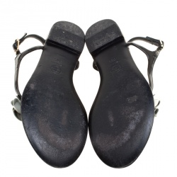 Chanel Black/White Leather Camellia Thong Sandals Size 38