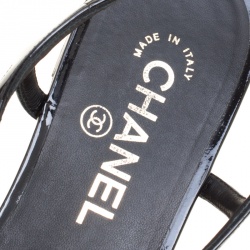 Chanel Black/White Leather Camellia Thong Sandals Size 38
