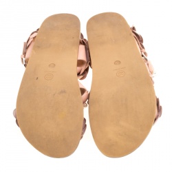 مملوكة مسبقًا صندل شانيل فلات لؤلؤ صناعي وزهرة كاميليا CC جلد بيج مقاس 39.5