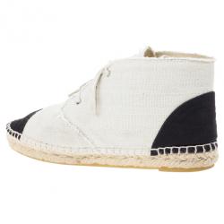 مملوكة مسبقًا Chanel CC Canvas Espadrille Sneakers Size 39