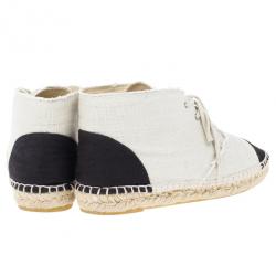 مملوكة مسبقًا Chanel CC Canvas Espadrille Sneakers Size 39