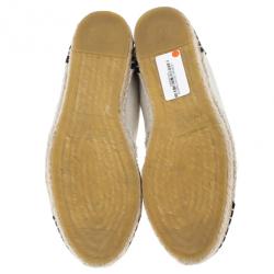 مملوكة مسبقًا Chanel CC Canvas Espadrille Sneakers Size 39