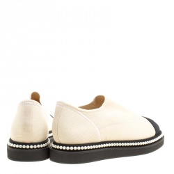 مملوكة مسبقًا Chanel Cream/Black Knit Fabric Faux Pearl Slip On Platform Flats Size 39