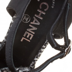 Pre Owned Chanel Black/Monochrome Tweed Fabric Chain T Strap Pumps Size 40