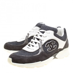 مملوكة مسبقًا حذاء رياضي شانيل CC كانفاس مونوكرومي وسويدي بأربطة مقاس 39