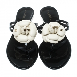 مملوكة مسبقًا Chanel Monochrome Jelly Camellia Thong Sandals Size 38