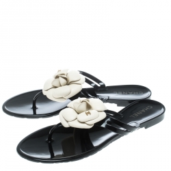 مملوكة مسبقًا Chanel Monochrome Jelly Camellia Thong Sandals Size 38