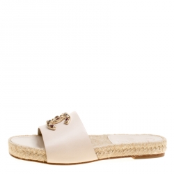 مملوكة مسبقًا حذاء سلايدز شانيل إسبادريل فلات CC مزخرف جلد بيج مقاس 36