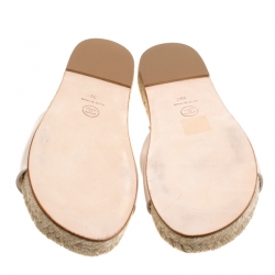 مملوكة مسبقًا حذاء سلايدز شانيل إسبادريل فلات CC مزخرف جلد بيج مقاس 36