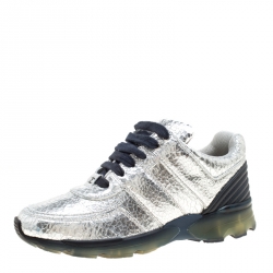 Pre Owned حذاء رياضي شانيل جلد مشقق فضي ميتالك مقاس 39.5