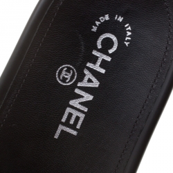 Pre Owned Chanel Monochrome Fabric Tropiconic Chain Detail Slides Size 40