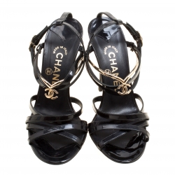 مملوكة مسبقًا Chanel Black Patent Leather Strappy Sandals Size 36