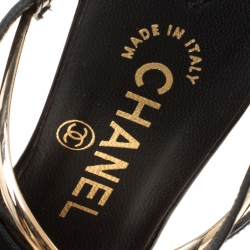 مملوكة مسبقًا Chanel Black Patent Leather Strappy Sandals Size 36