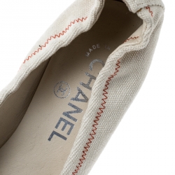 Pre Owned حذاء كعب عالي شانيل غطاء مقدمة CC جلد ثعبان وكانفاس أحمر/ بيج