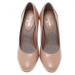 Pre Owned Chanel Beige Leather CC Heel Pumps Size 36.5